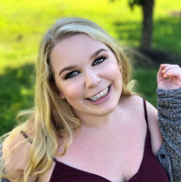 Maya Horesh - Poshmark Profile Picture of Maya Horesh (@mnhoresh) on Poshmark