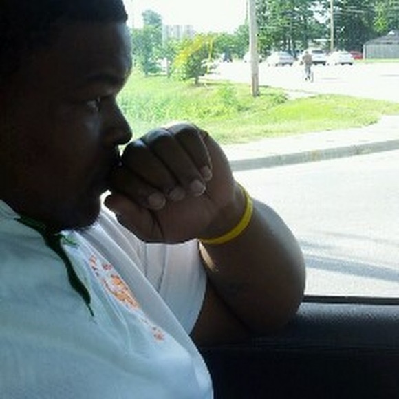 Profile Picture of Joshua Kinard (@jizcoy) on Poshmark