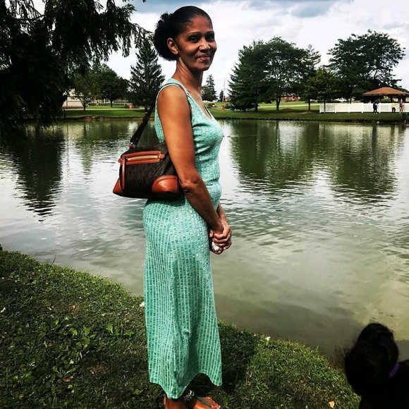 Profile Picture of Lisa Channels (@lisachannels) on Poshmark