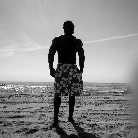 Profile Picture of Chuck Amperes (@chuckamperes) on Poshmark