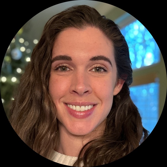 Profile Picture of Caitlin Cordova (@soupercaitlin) on Poshmark