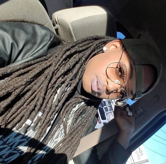 Profile Picture of Holliwod Holliwod (@holliwod) on Poshmark