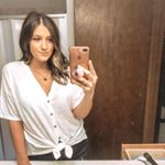 Profile Picture of Holly Bauer (@hjbclosetcleanout) on Instagram