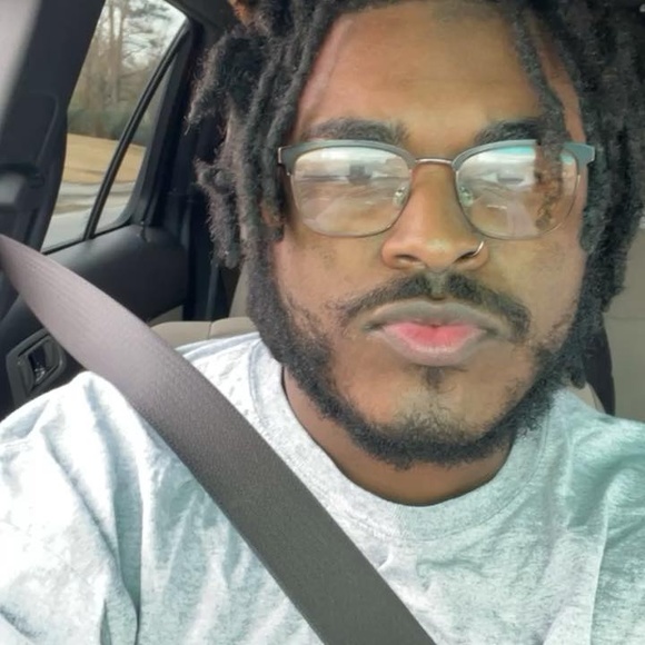 Profile Picture of Chris Wyatt (@mykegrizzly11) on Poshmark