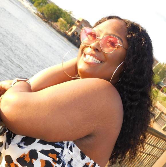 Profile Picture of Kimmalei Gosier (@kimmaleigosier) on Poshmark