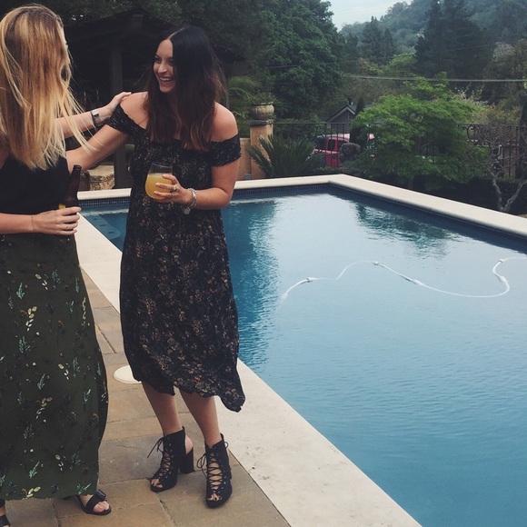 Profile Picture of Gracie Hammerstrom (@_kathryngrace) on Poshmark