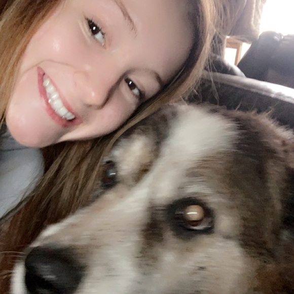 Profile Picture of Kayla Gieber (@kaylaleigh18) on Poshmark