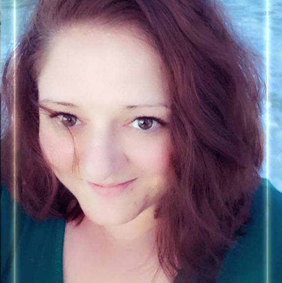 Profile Picture of Jennifer Marchi (@tiggerjnm) on Poshmark