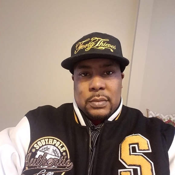 Dutch Dillinger - Poshmark Profile Picture of Dutch Dillinger (@mikedollar4) on Poshmark