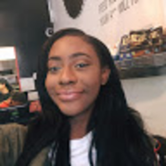 Profile Picture of Jasmine Roach (@jasminemucky123) on Poshmark