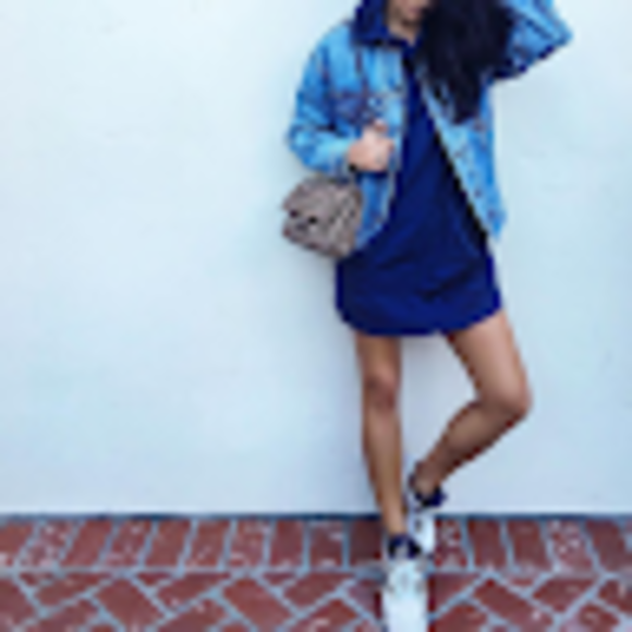 Profile Picture of Leah Robles (@leah_robles) on Poshmark