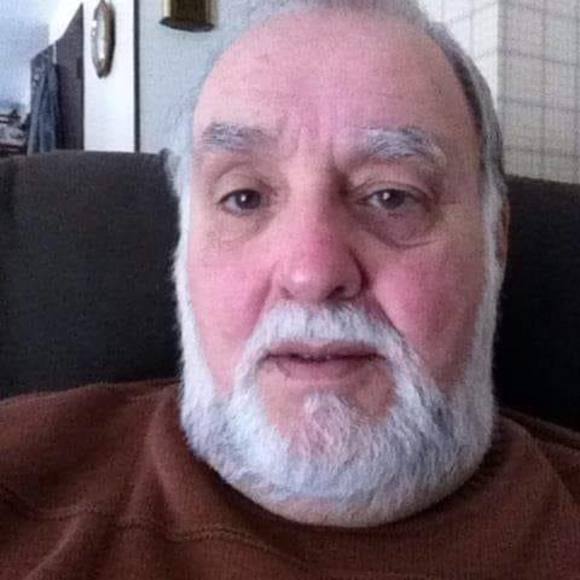 Profile Picture of Dan Diperno (@ddiperno5) on Poshmark