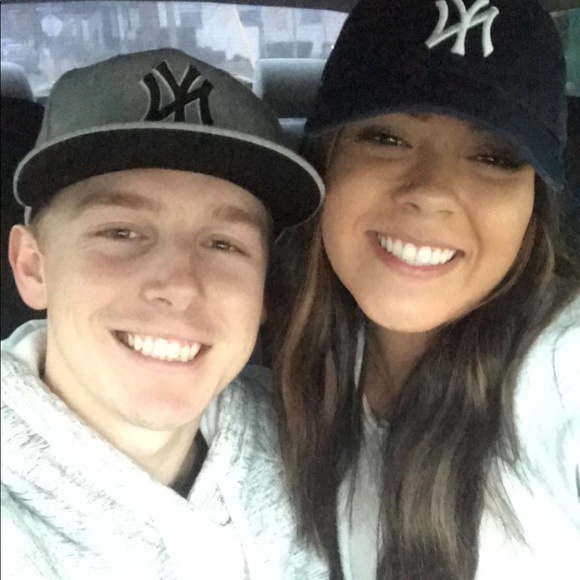 Profile Picture of Chad Berry (@cberry609) on Poshmark