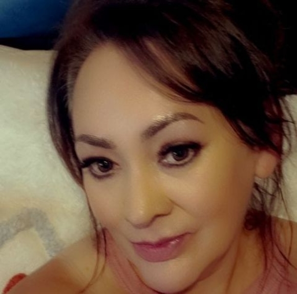 Hilda Webb - Poshmark Profile Picture of Hilda Webb (@lanesmother1) on Poshmark