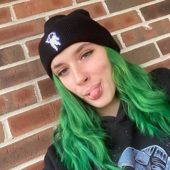 Profile Picture of Trinity Prenger-adams (@trinityprenger) on Poshmark