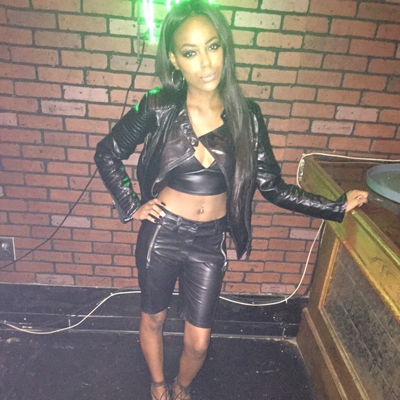 Profile Picture of Dazi Williams (@officialdazi) on Poshmark