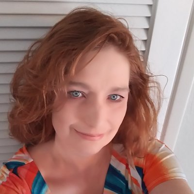 Profile Picture of Valleri Glasgow (@poodle_momma) on Twitter