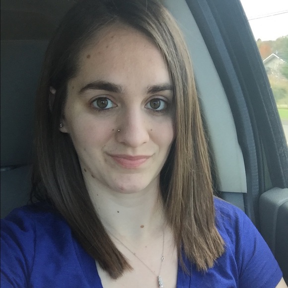 Profile Picture of Janette Bertino (@janette226) on Poshmark