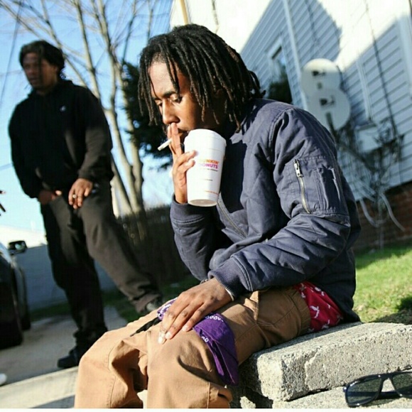 Profile Picture of Daeshaun Dystant (@tendaze) on Poshmark