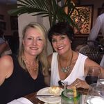 Profile Picture of Angela Williams Navarro (@angela.blumenbergwilliams) on Instagram