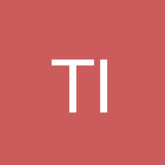 Profile Picture of Tori Ineza (@toriineza) on Poshmark