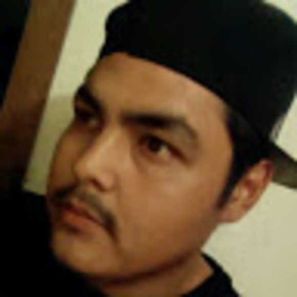 Profile Picture of David Starr (@davidstarrkash) on Poshmark