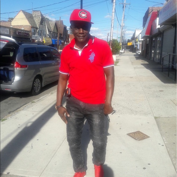 Profile Picture of Lloyd James (@ljamroc) on Poshmark