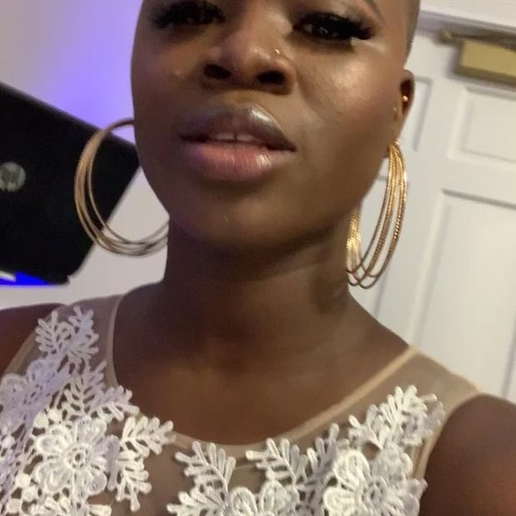 Profile Picture of Marsay Akoi (@marsayakoi) on Poshmark