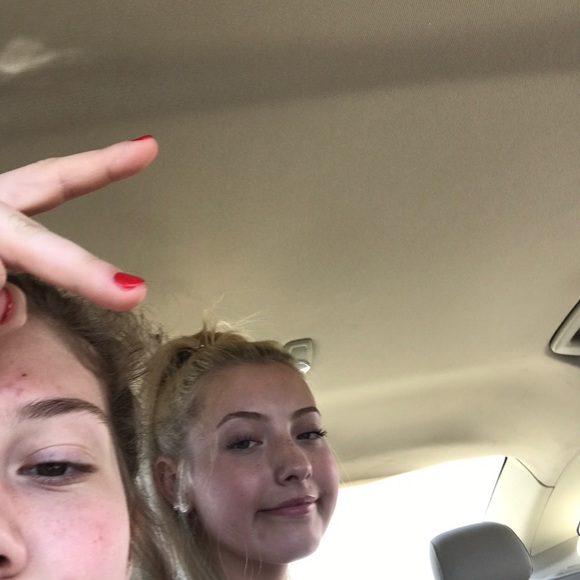 Profile Picture of Sydney Brillhart (@jabiedb) on Poshmark