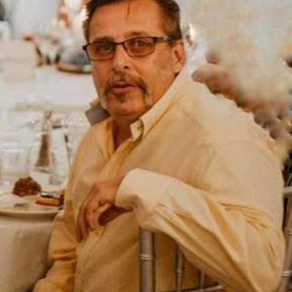 Profile Picture of Richard Chandler (@rickyleeusa) on Poshmark