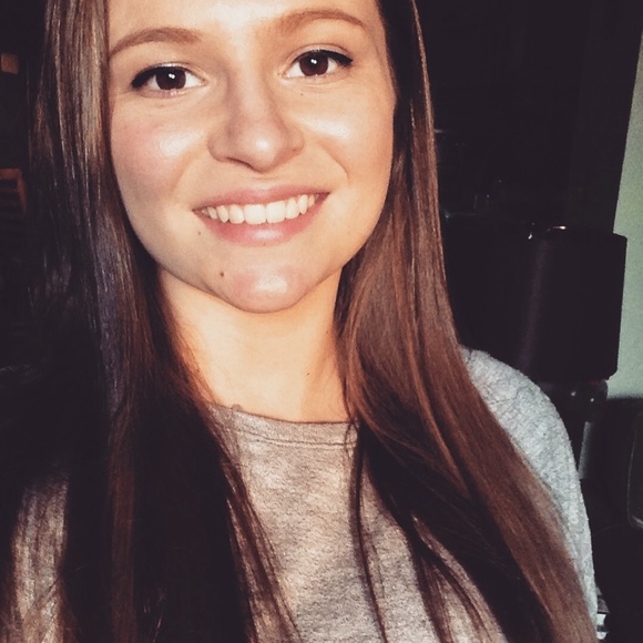 Profile Picture of Rachel Halcumb (@rhalcumb) on Poshmark