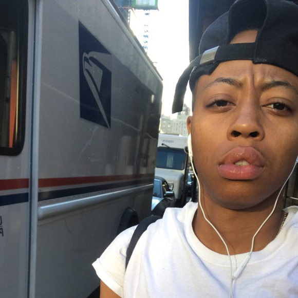 Profile Picture of Laty Smith (@latysmith) on Poshmark