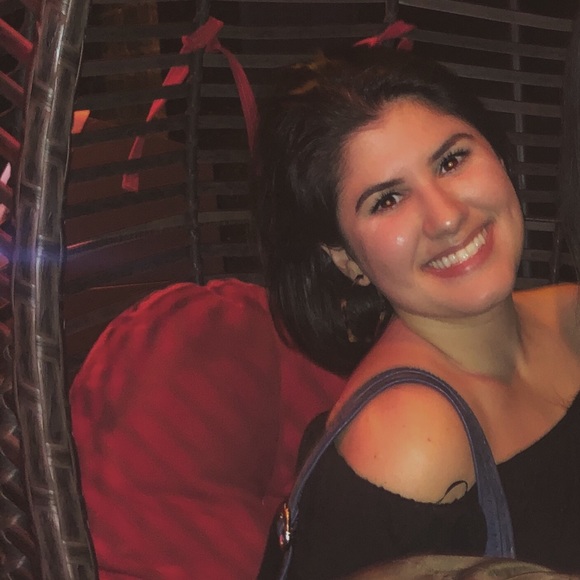 Profile Picture of Francesca Piperato (@fpiperato) on Poshmark