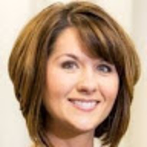 Profile Picture of Melinda Shoen (@mshoen1) on Poshmark