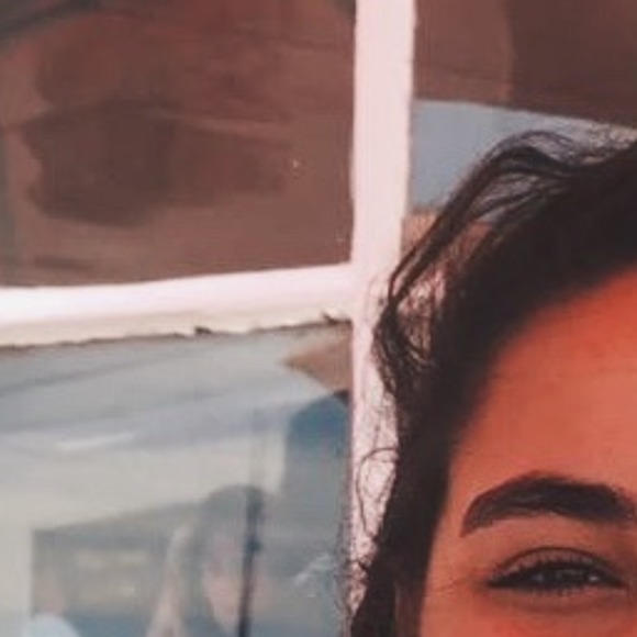 Profile Picture of Jess Carlington (@addict2shoping) on Poshmark