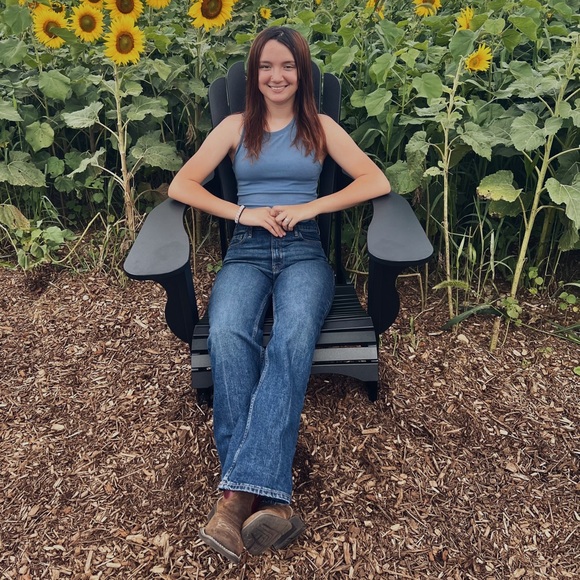 Profile Picture of Kaylynn Schoenenberger (@kaymads25) on Poshmark