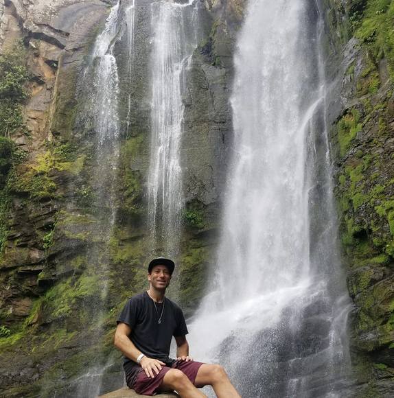 Profile Picture of David Lapides (@davidlapides) on Poshmark