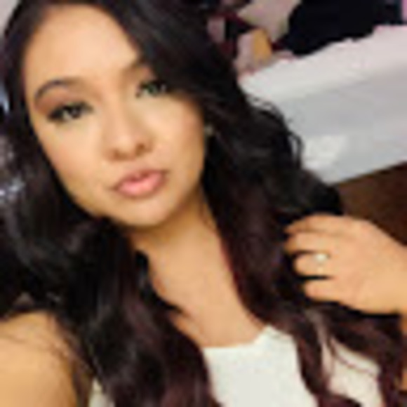Profile Picture of Vanessa Rosas (@vrosas54521) on Poshmark