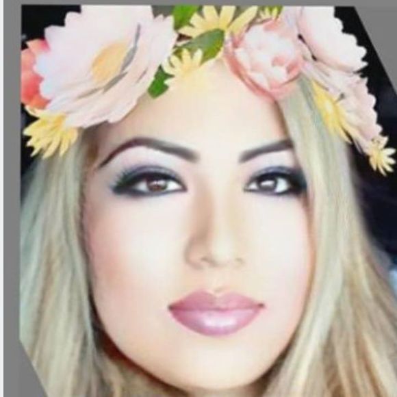 Profile Picture of Anaid Galindo (@anaidgalindo) on Poshmark