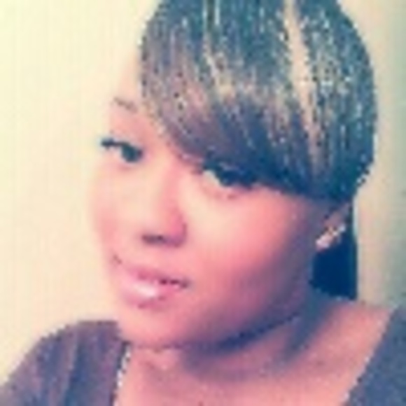 Profile Picture of Curtisha Jiles (@gucci_guiltyluv) on Poshmark
