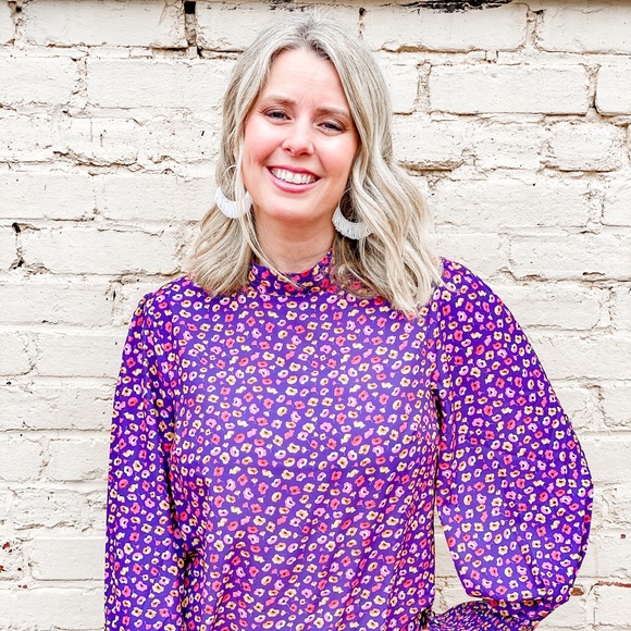 Amberly Deavours - Poshmark Profile Picture of Amberly Deavours (@amberlydeavours) on Poshmark