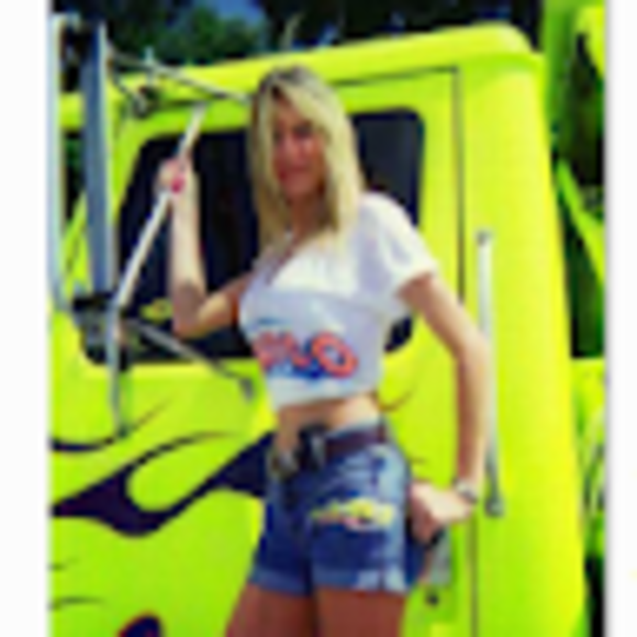Profile Picture of Melissa Ashley (@camaro2girl) on Poshmark
