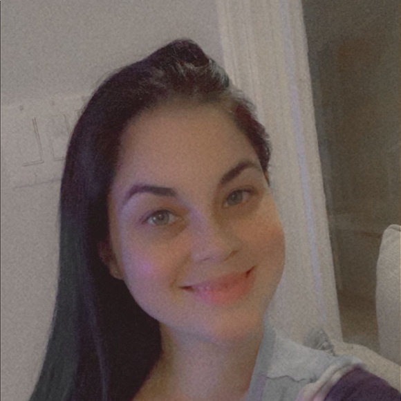 Profile Picture of Soleil Morales (@soleilmorales12) on Poshmark