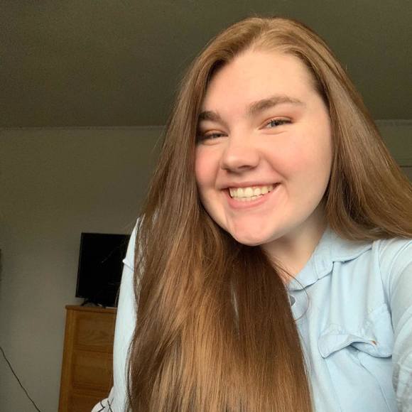 Profile Picture of Danelle Steele (@danelle_steele) on Poshmark