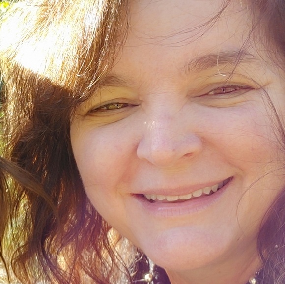 Profile Picture of Renee Popp (@reneelp1969) on Poshmark