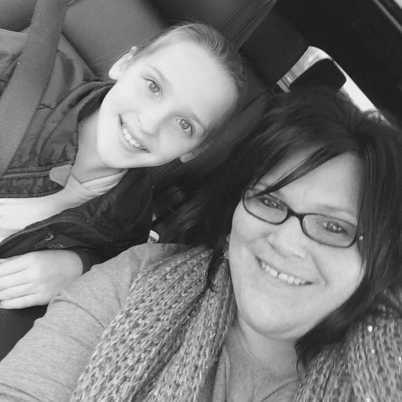 Profile Picture of Stephanie Paczko (@spaczko) on Poshmark