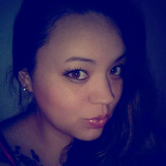 Profile Picture of Shavonne Pepion (@spepion7076) on Poshmark