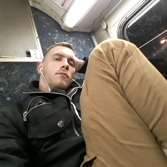 Profile Picture of Kevin Castle (@kevcastle07) on Poshmark