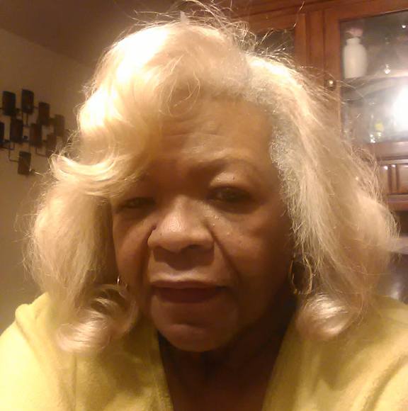 Profile Picture of Bonny Debruce (@bonnydebruce) on Poshmark