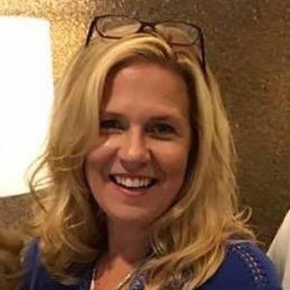 Profile Picture of Karen Moore-foust (@nerakeroom) on Poshmark